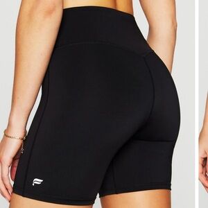 NWOT- Fabletics Anywhere Motion365+ High-Waisted 6'' Short